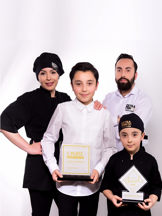Familie Bajrami von Extrafein Witten mit Auszeichnungen fuer Hochzeits- und Eventlocations in NRW